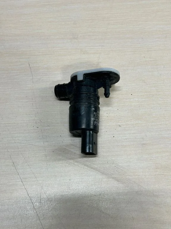 Windscreen/windshield washer pump – Ford Focus (2018-)