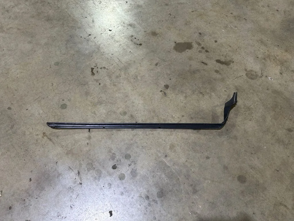 Windshield trim – Ford Focus (2018-)