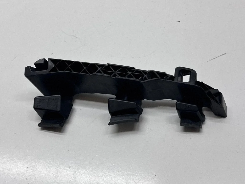 Front bumper mounting bracket – Volvo S60 (2018-)