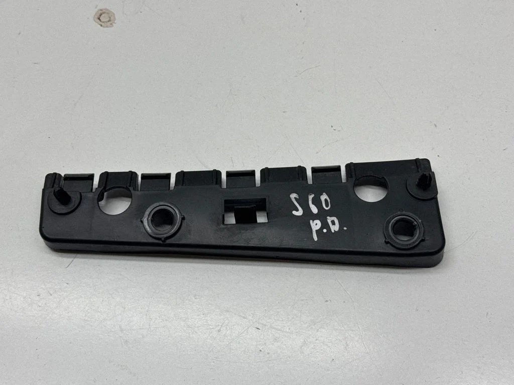 Fender mounting bracket – Volvo S60 (2018-)