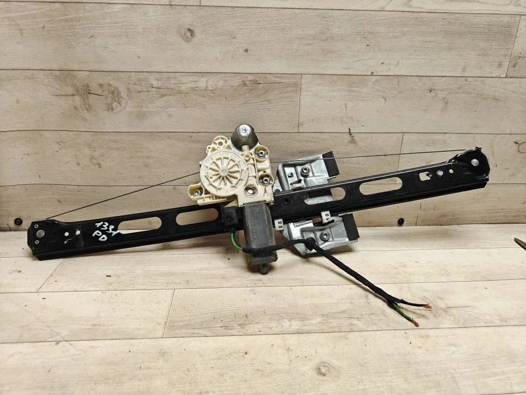 Front door window regulator motor – Mercedes-Benz A-Class W168 (1997-2004)