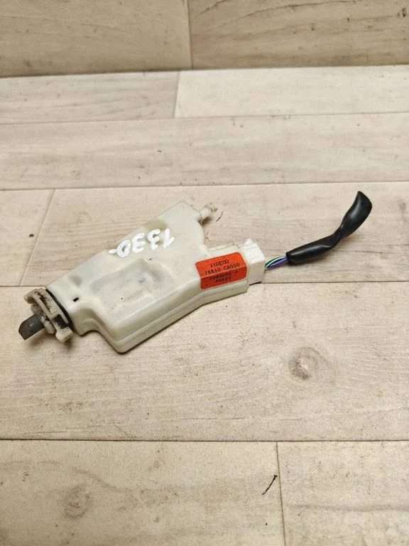 Fuel tank cap lock motor – Nissan Murano Z50 (2002-2008)