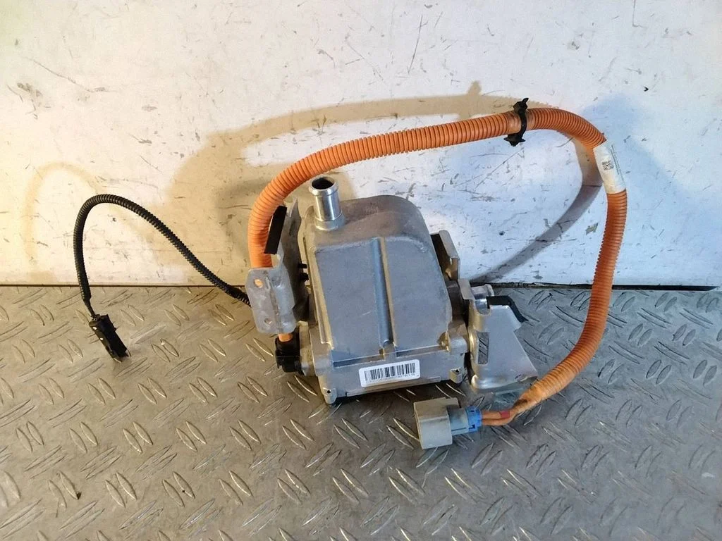 Elektryczny podgrzewacz akumulatora – Tesla Model S (2012-)