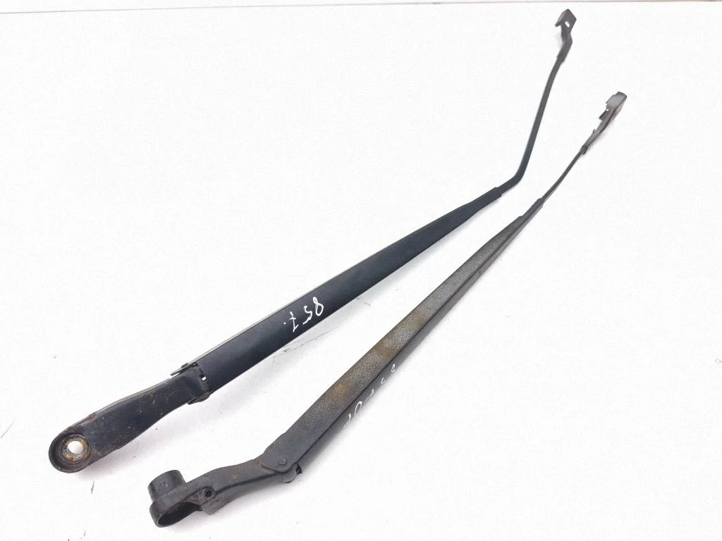 Front wiper blade arm W000031744