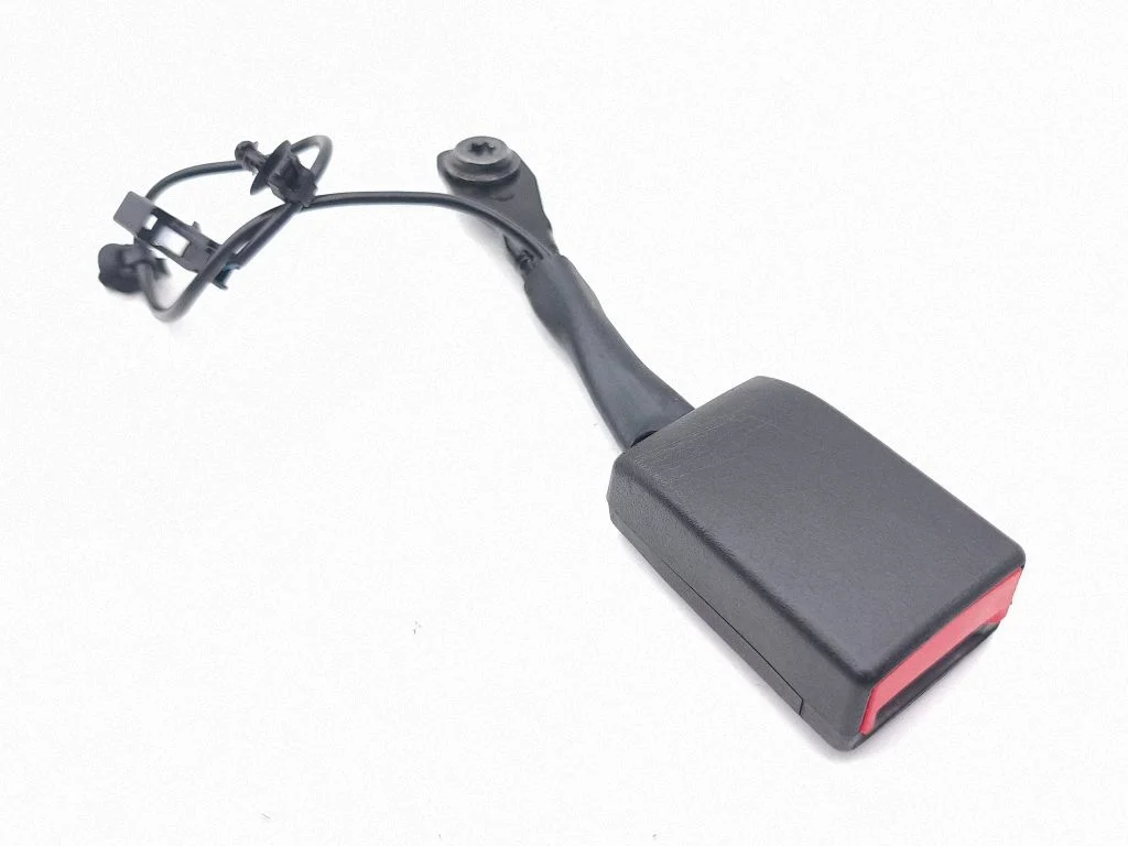 Front seatbelt buckle 95131545