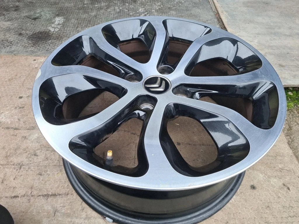 R17 vieglmetāla disks (-i)