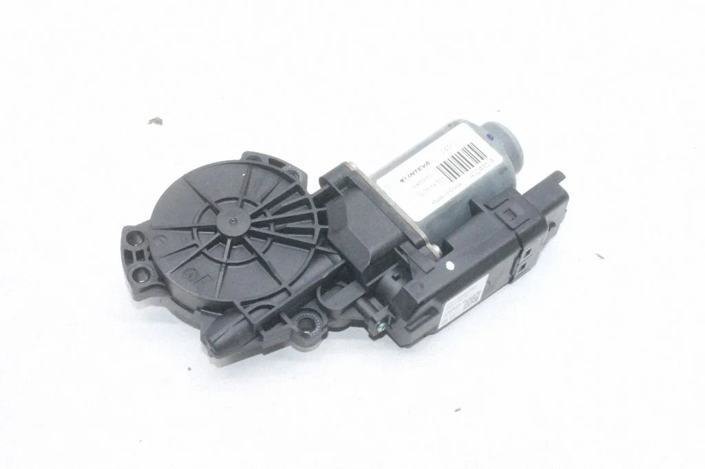 Front door window regulator motor – KIA Optima (2010-2015)
