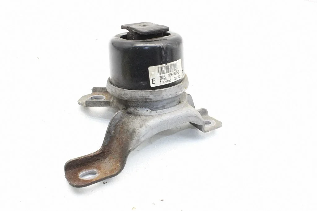 Engine mount bracket – Volvo V60 (2013-2018)