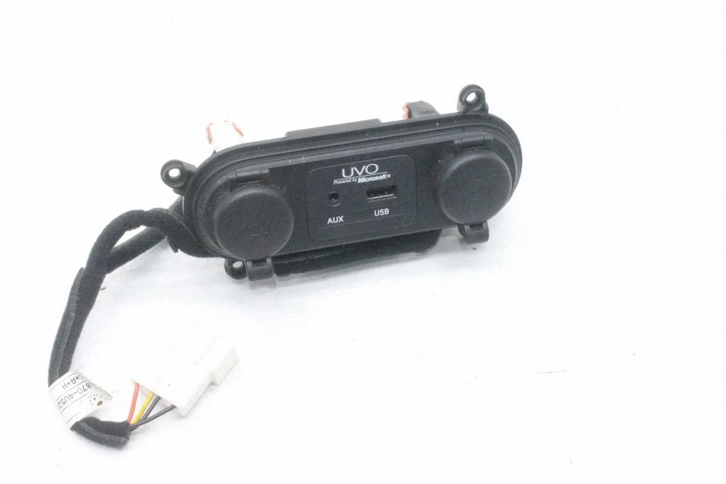 AUX in-socket connector – KIA Optima (2010-2015)
