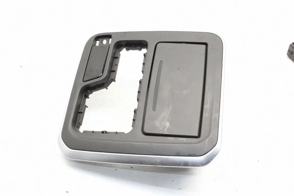 Gear shifter surround trim plastic – Renault Talisman (2015-)