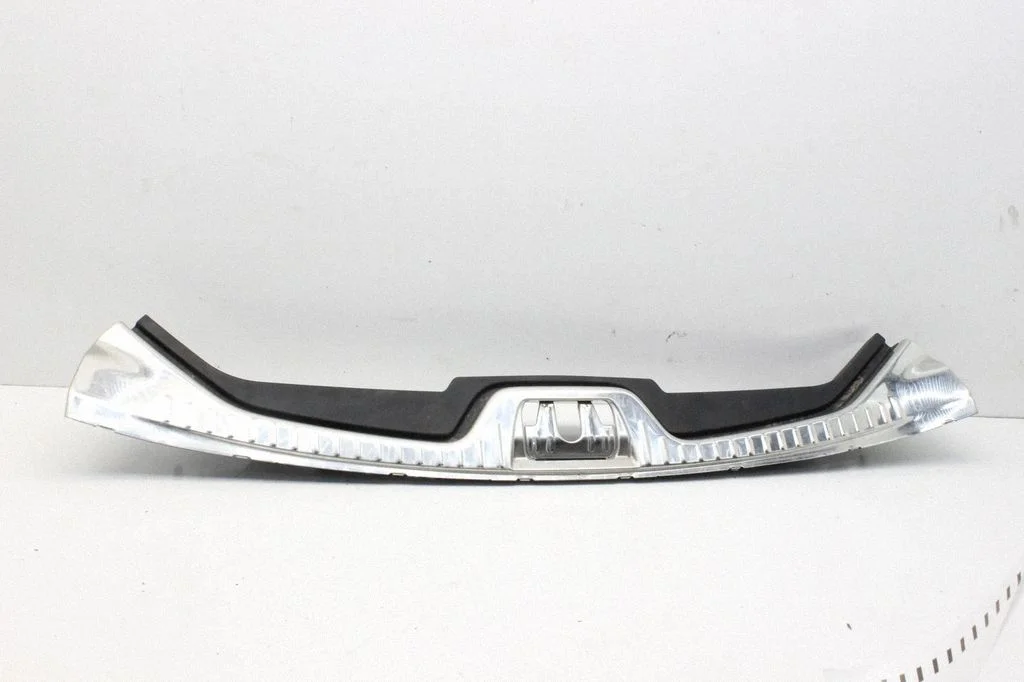 Osłona progu bagażnika – Volvo V60 (2013-2018)
