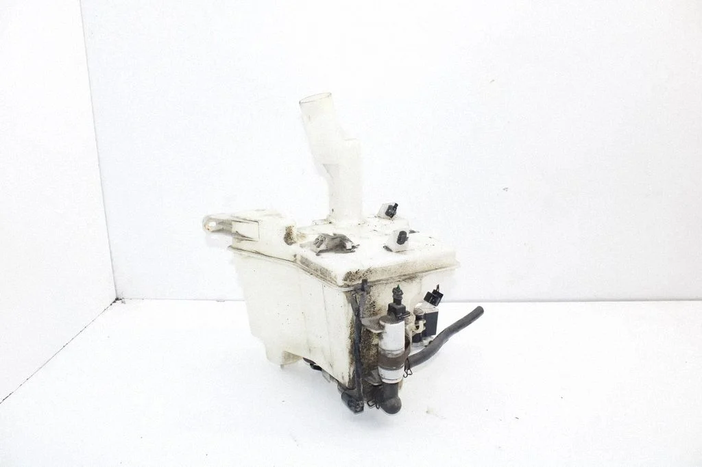 Windshield washer fluid reservoir/tank – Hyundai ix55 ix 55 (2006-2012)