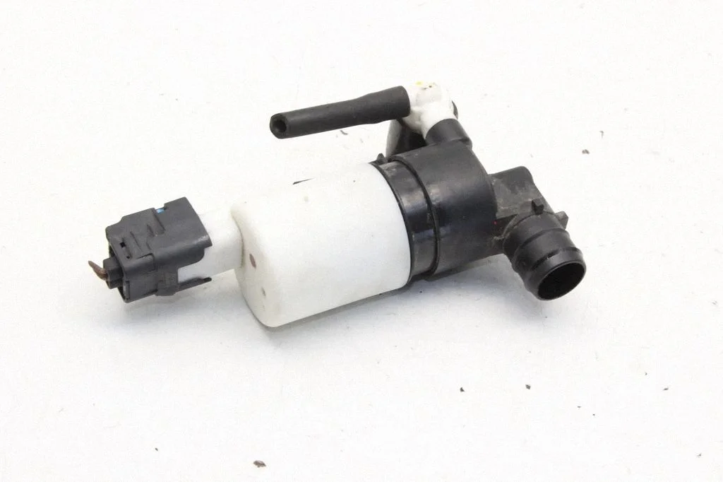 Windscreen/windshield washer pump – Renault Talisman (2015-)