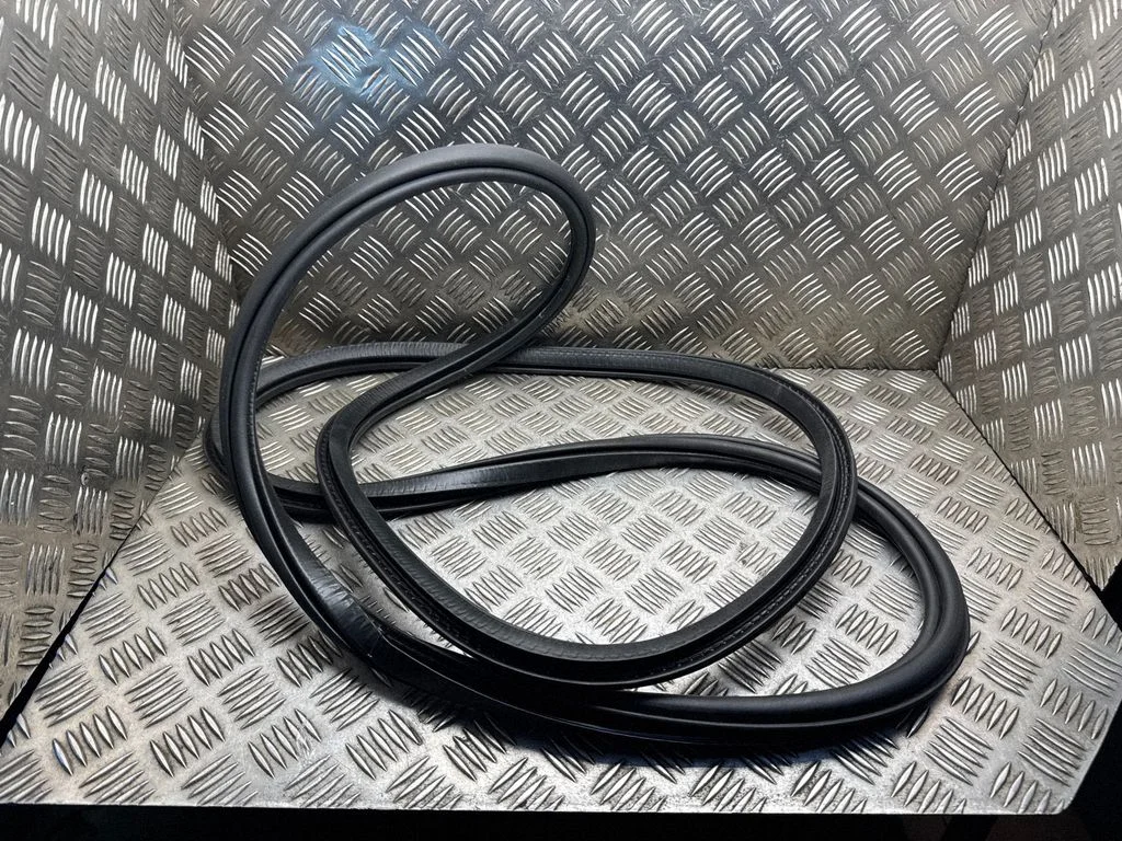 Front door rubber seal – Volvo XC90 (2014-)