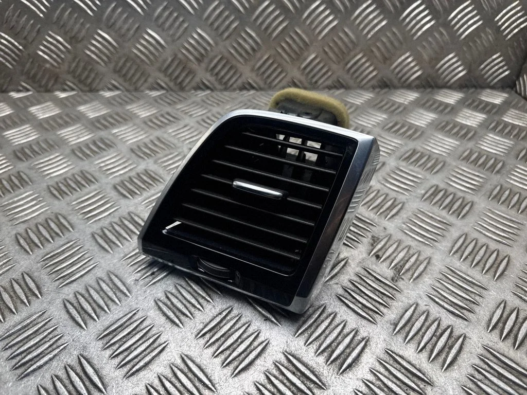 Dashboard side air vent grill/cover trim – Volvo XC90 (2014-)