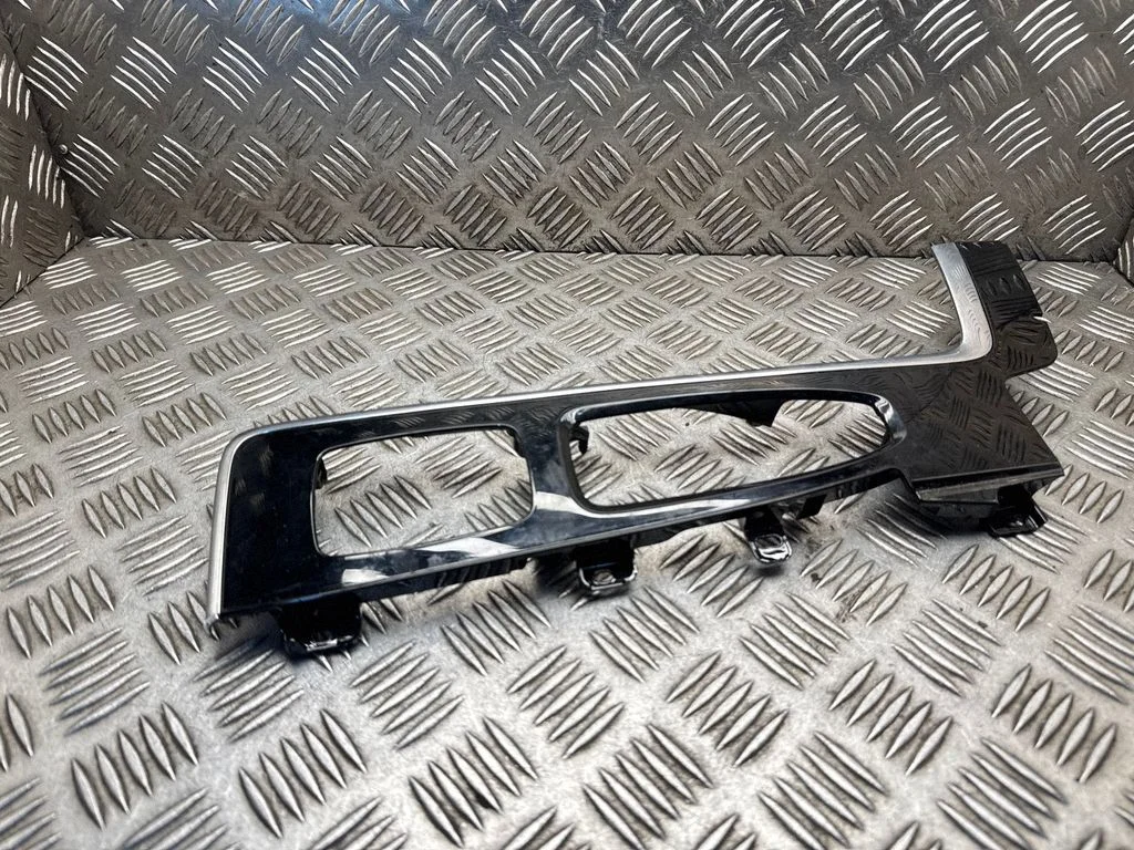 Ramka dźwigni zmiany biegów (plastikowa) – Volvo XC90 (2014-)