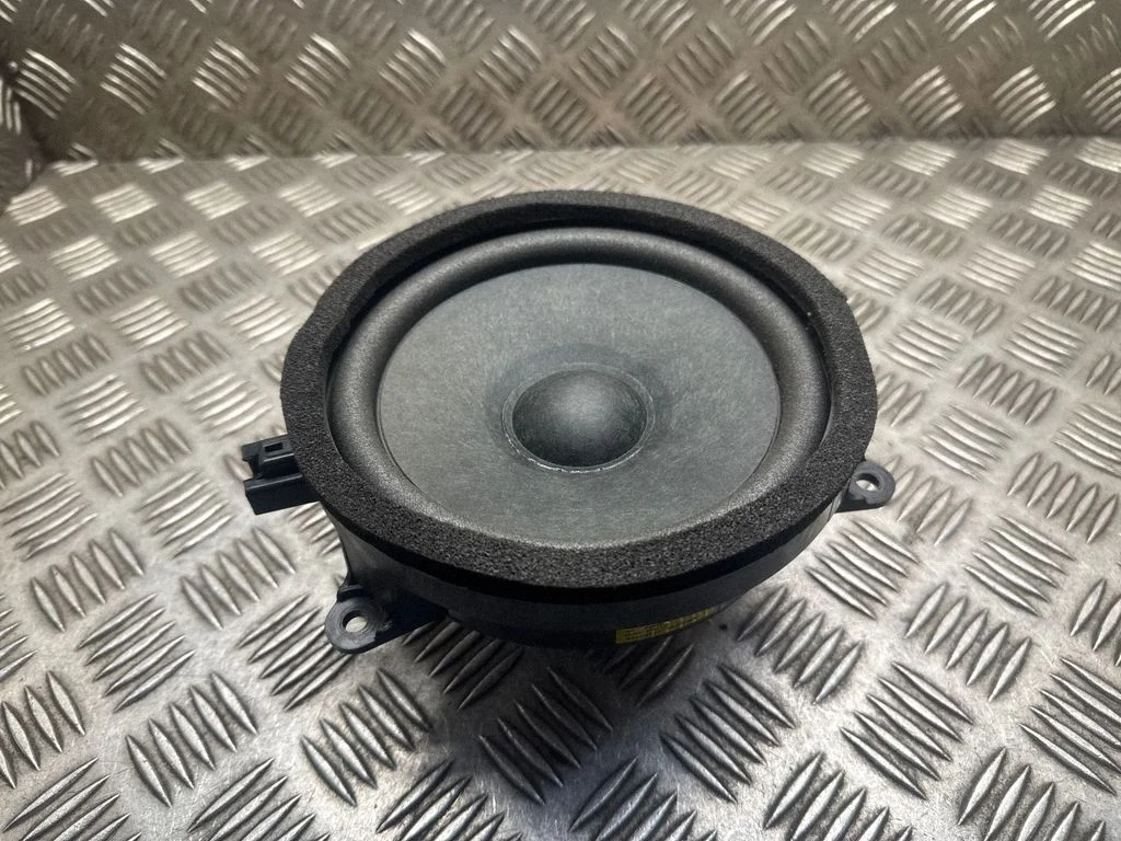 Rear door speaker – Volvo XC90 (2014-)