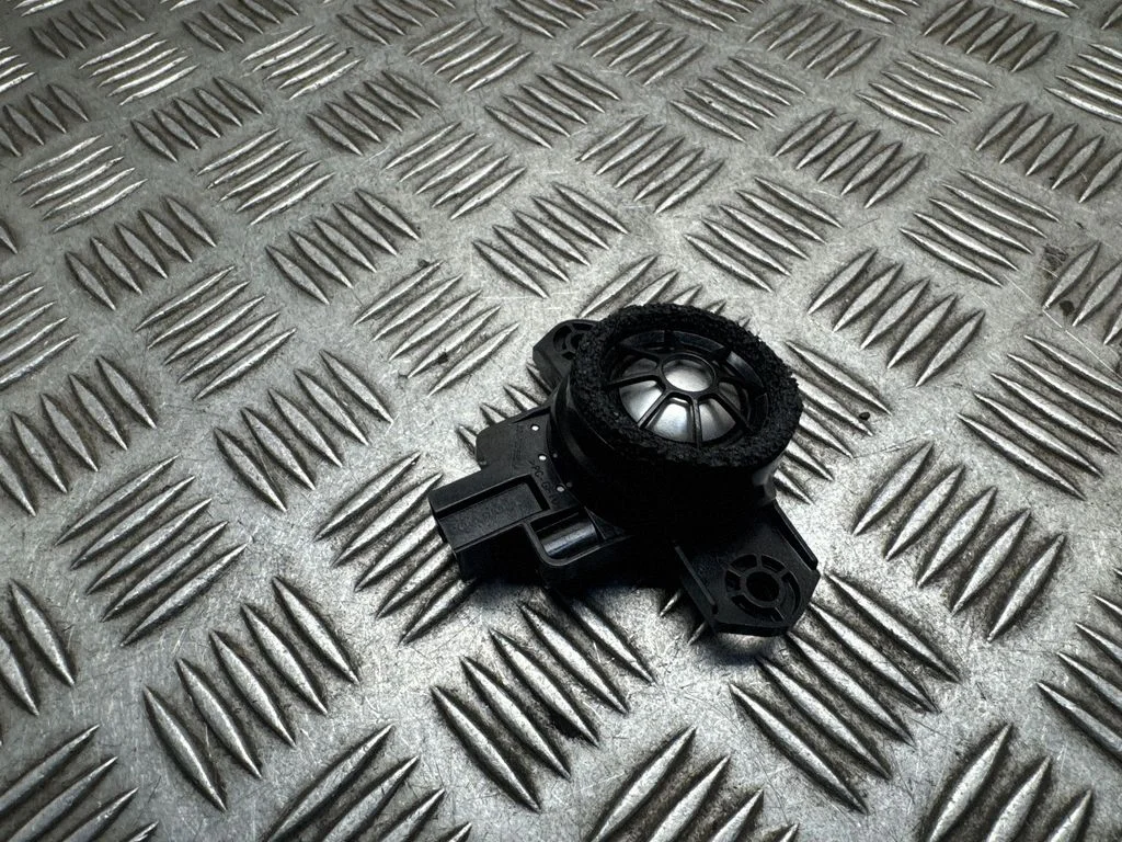 High frequency speaker in the rear doors – Volvo XC90 (2014-)